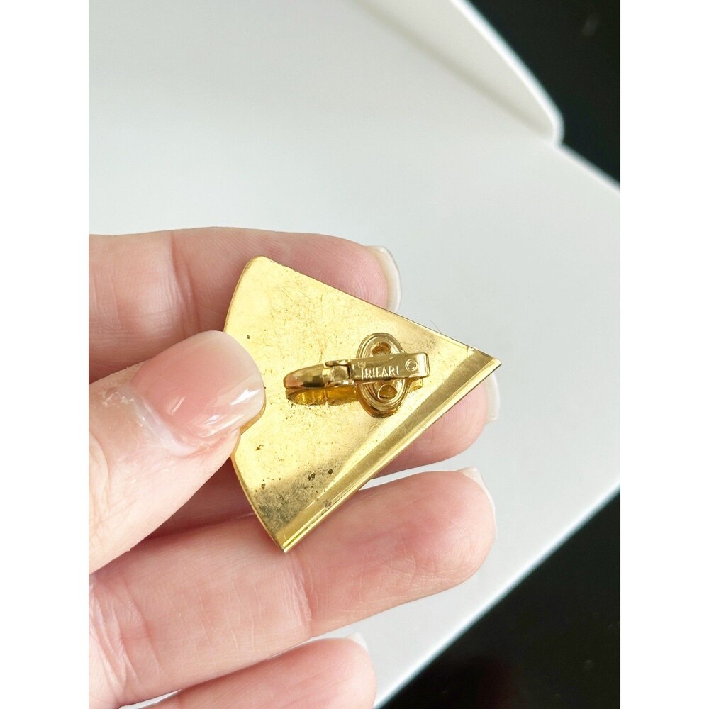 Crown Trifari Signed Earrings Clip on Gold Tone White Enamel Triangles - Picture 5 of 6